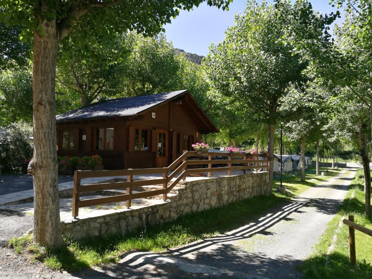 Bungalows Nou Camping La Guingueta D'Aneu Eksteriør billede