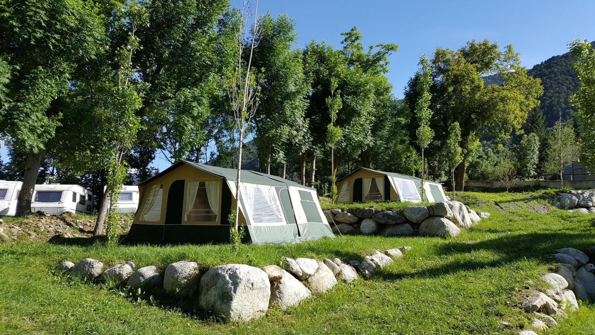Bungalows Nou Camping La Guingueta D'Aneu Eksteriør billede