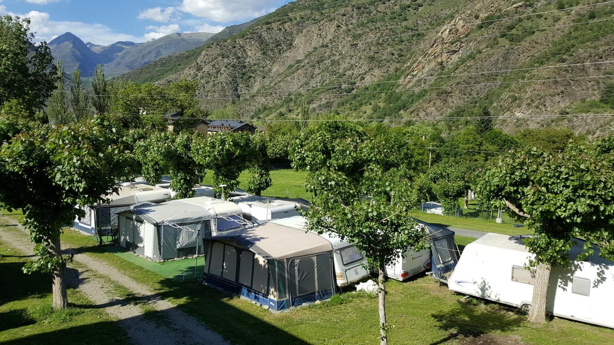Bungalows Nou Camping La Guingueta D'Aneu Eksteriør billede