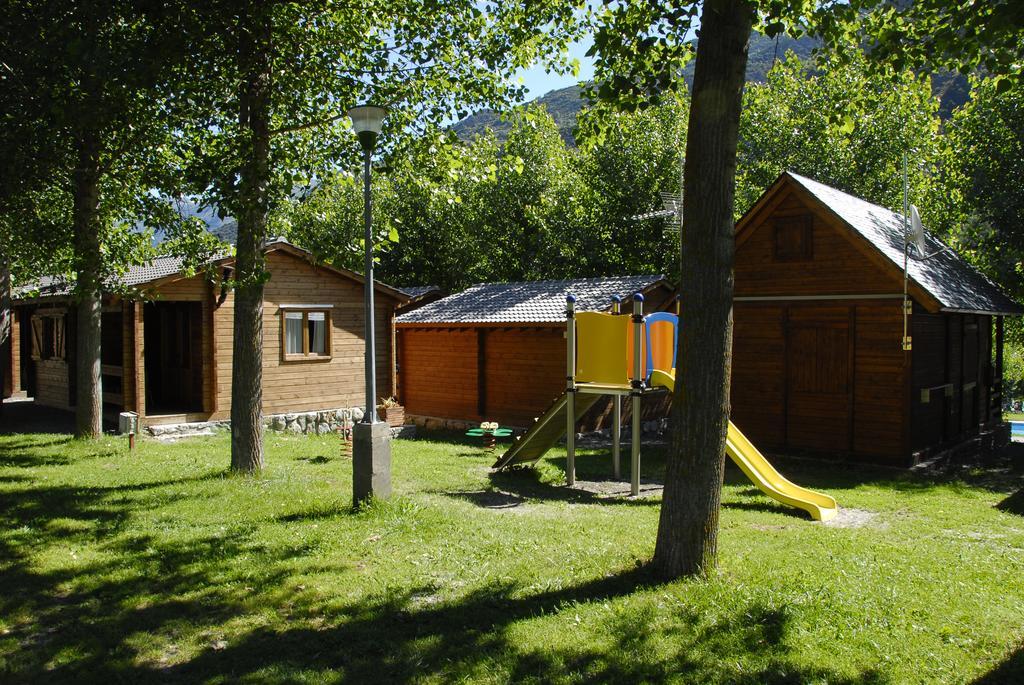 Bungalows Nou Camping La Guingueta D'Aneu Eksteriør billede