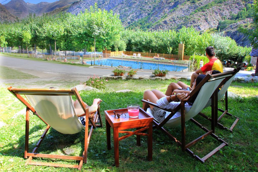 Bungalows Nou Camping La Guingueta D'Aneu Eksteriør billede