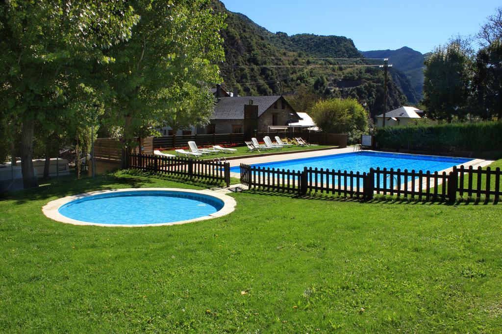 Bungalows Nou Camping La Guingueta D'Aneu Eksteriør billede