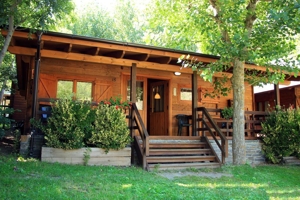 Bungalows Nou Camping La Guingueta D'Aneu Eksteriør billede
