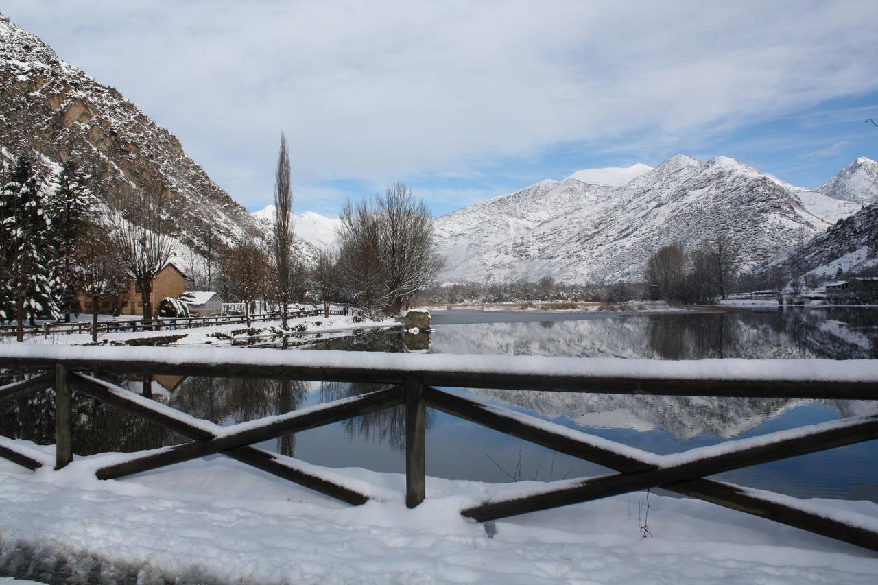 Bungalows Nou Camping La Guingueta D'Aneu Eksteriør billede