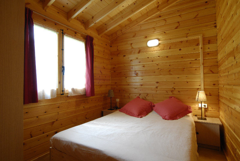 Bungalows Nou Camping La Guingueta D'Aneu Eksteriør billede